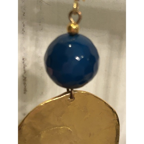 Kenneth Jay Lane Hammered Gold Medallion & Blue Agate Pierce Wire Earring Signed - Picture 5 of 13